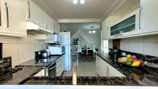 Sobrado com 4 Quartos à venda, 392m² no Vila Scarpelli, Santo André
