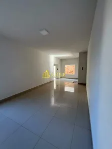 Casa com 3 Quartos para alugar, 260m² no Santa Mônica, Uberlândia