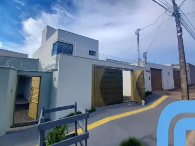 Sobrado com 3 Quartos à venda, 145m² no Setor Faiçalville, Goiânia