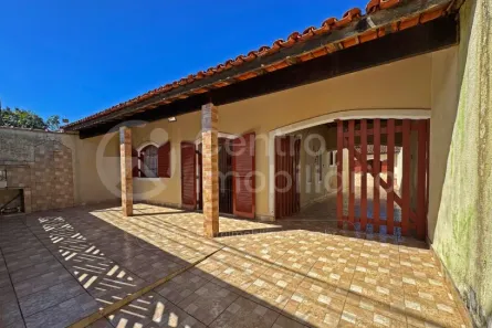Casa com 3 Quartos à venda, 152m² no Belmira Novaes, Peruíbe
