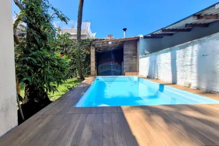 Casa com 3 Quartos à venda, 125m² no Jardim Las Palmas, Guarujá
