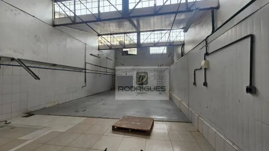 Galpão/Depósito/Armazém para venda ou aluguel, 821m² no Demarchi, São Bernardo do Campo