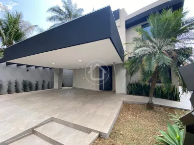 Sobrado com 4 Quartos à venda, 348m² no Santa Fé, Campo Grande