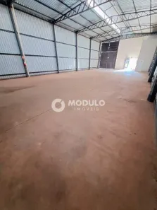 Galpão/Depósito/Armazém para alugar, 260m² no Santa Mônica, Uberlândia