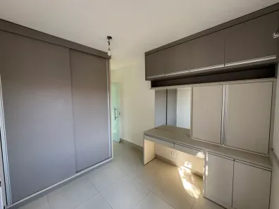Casa de Condomínio com 3 Quartos para alugar, 130m² no Jardim Imperial, Cuiabá