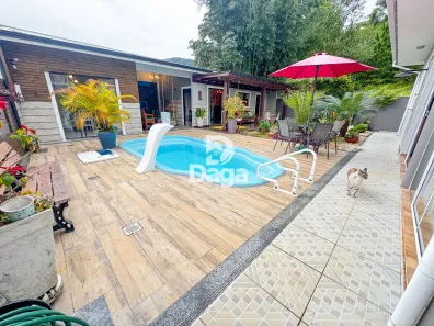 Casa com 5 Quartos à venda, 263m² no Itacorubi, Florianópolis