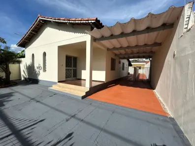 Casa com 4 Quartos para alugar, 300m² no Santa Genoveva, Goiânia