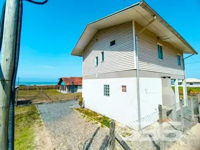 Sobrado com 3 Quartos à venda, 125m² no Praia do Ervino, São Francisco do Sul