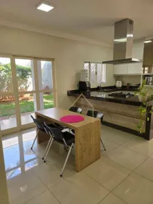 Casa com 4 Quartos para alugar, 290m² no Jardim Terramérica III, Americana