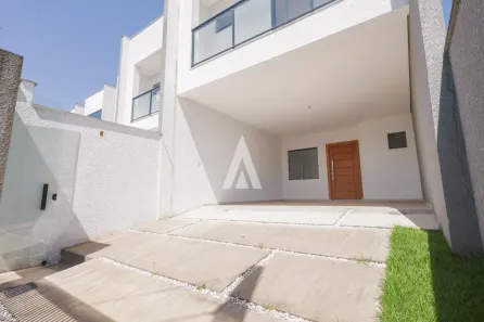 Sobrado com 3 Quartos à venda, 136m² no Saguaçu, Joinville