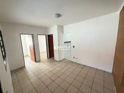 Casa de Condomínio com 2 Quartos para alugar, 60m² no Santa Rosa, Uberlândia