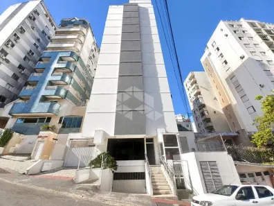 Apartamento com 2 Quartos para alugar, 47m² no Centro, Florianópolis