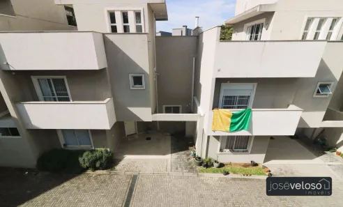 Casa de Condomínio com 3 Quartos para alugar, 140m² no Campo Comprido, Curitiba