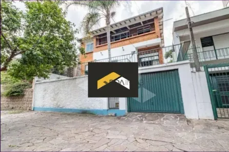 Imóvel Comercial com 5 Quartos para alugar, 251m² no São João, Porto Alegre
