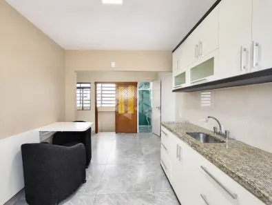 Apartamento com 2 Quartos para alugar, 50m² no Vila Jardim, Porto Alegre