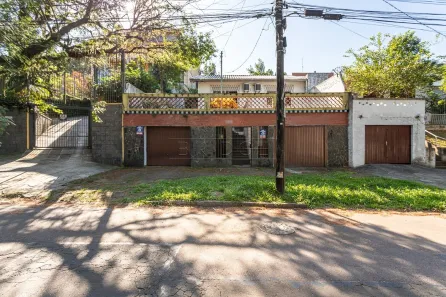 Casa com 2 Quartos à venda, 180m² no Chácara das Pedras, Porto Alegre