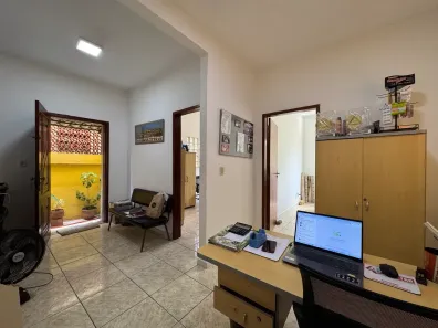 Galpão/Depósito/Armazém com 5 Quartos à venda, 350m² no Ramos, Rio de Janeiro