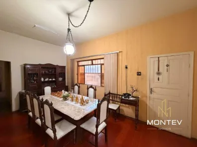 Casa com 4 Quartos à venda, 300m² no Centro, Divinópolis