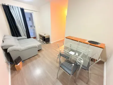 Apartamento com 2 Quartos para alugar, 50m² no Pinheirinho, Curitiba