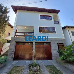 Sobrado com 3 Quartos à venda, 214m² no Santa Ângela, Poços de Caldas