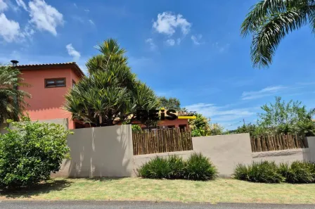 Casa de Condomínio com 3 Quartos para venda ou aluguel, 219m² no Centro, Araçoiaba da Serra