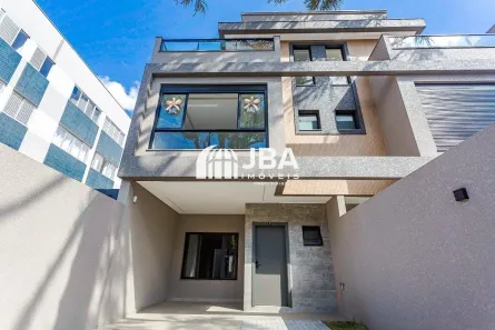 Sobrado com 3 Quartos à venda, 150m² no Água Verde, Curitiba