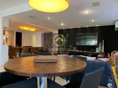 Casa com 5 Quartos à venda, 550m² no Camboinhas, Niterói