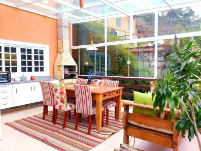 Casa de Condomínio com 3 Quartos para alugar, 300m² no Itaipava, Petrópolis