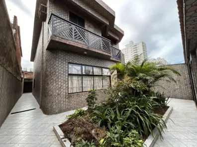 Casa com 3 Quartos para alugar, 257m² no Ocian, Praia Grande