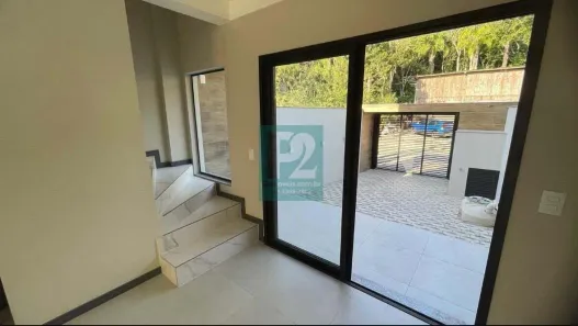 Sobrado com 2 Quartos à venda, 108m² no Bombas, Bombinhas