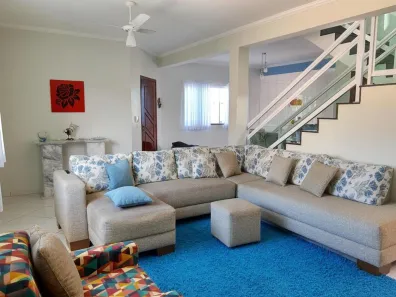 Sobrado com 4 Quartos à venda, 200m² no , Peruíbe