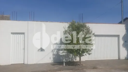 Casa com 3 Quartos à venda, 180m² no Jardim Holanda, Uberlândia