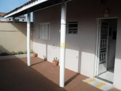 Sobrado com 3 Quartos à venda, 200m² no Residencial e Comercial Cidade Morumbi, Pindamonhangaba