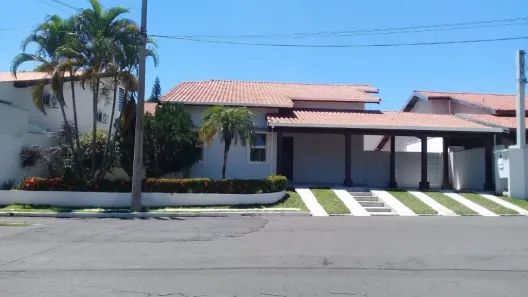 Casa com 4 Quartos para alugar, 265m² no Jardim Estoril, Marília