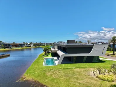 Casa de Condomínio com 5 Quartos à venda, 950m² no XANGRI-LÁ, Xangri-lá