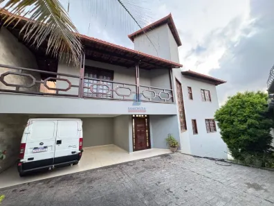 Casa com 5 Quartos à venda, 230m² no Jardim Industrial, Contagem