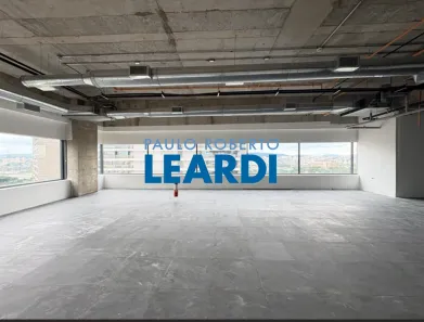 Sala Comercial para alugar, 221m² no Parque Industrial Tomas Edson, São Paulo