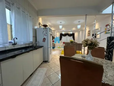 Casa com 4 Quartos à venda, 247m² no Jaguaribe, Osasco