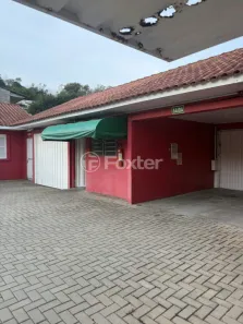 Galpão/Depósito/Armazém com 10 Quartos à venda, 300m² no Santa Fé, Caxias do Sul