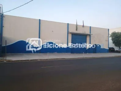 Galpão/Depósito/Armazém para alugar, 950m² no Minas Gerais, Uberlândia