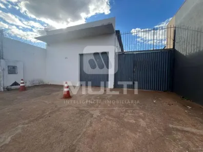 Casa com 1 Quarto à venda, 100m² no Jardim das Palmeiras, Uberlândia