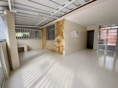 Sobrado com 2 Quartos à venda, 120m² no Embaré, Santos