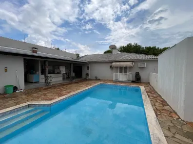 Casa com 4 Quartos à venda, 240m² no Jardim Universitário, Cuiabá