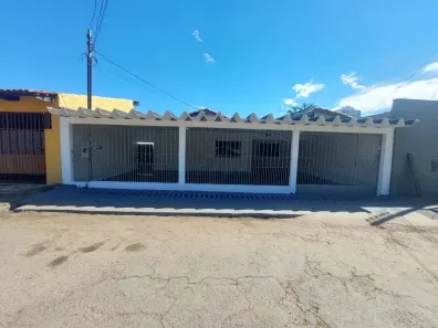 Casa com 3 Quartos para alugar, 90m² no Conjunto Residencial Rodoviário, Goiânia