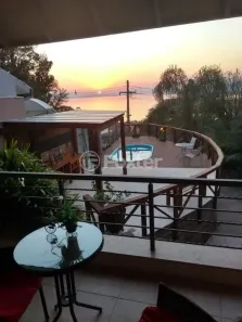 Casa com 3 Quartos à venda, 490m² no Espírito Santo, Porto Alegre