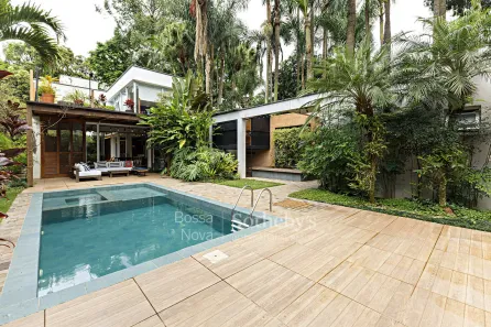 Casa com 4 Quartos para alugar, 400m² no Jardim Petrópolis, São Paulo