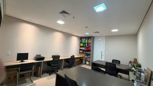 Sala Comercial à venda, 40m² no Adrianópolis, Manaus