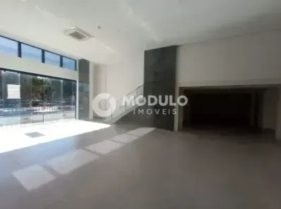 Sala Comercial para alugar, 300m² no Tibery, Uberlândia