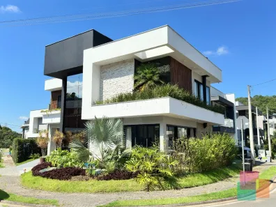 Casa de Condomínio com 4 Quartos à venda, 270m² no Vila Nova, Joinville