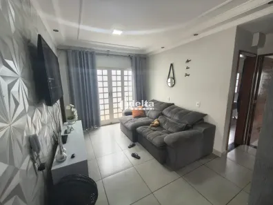 Casa com 4 Quartos à venda, 162m² no São Jorge, Uberlândia